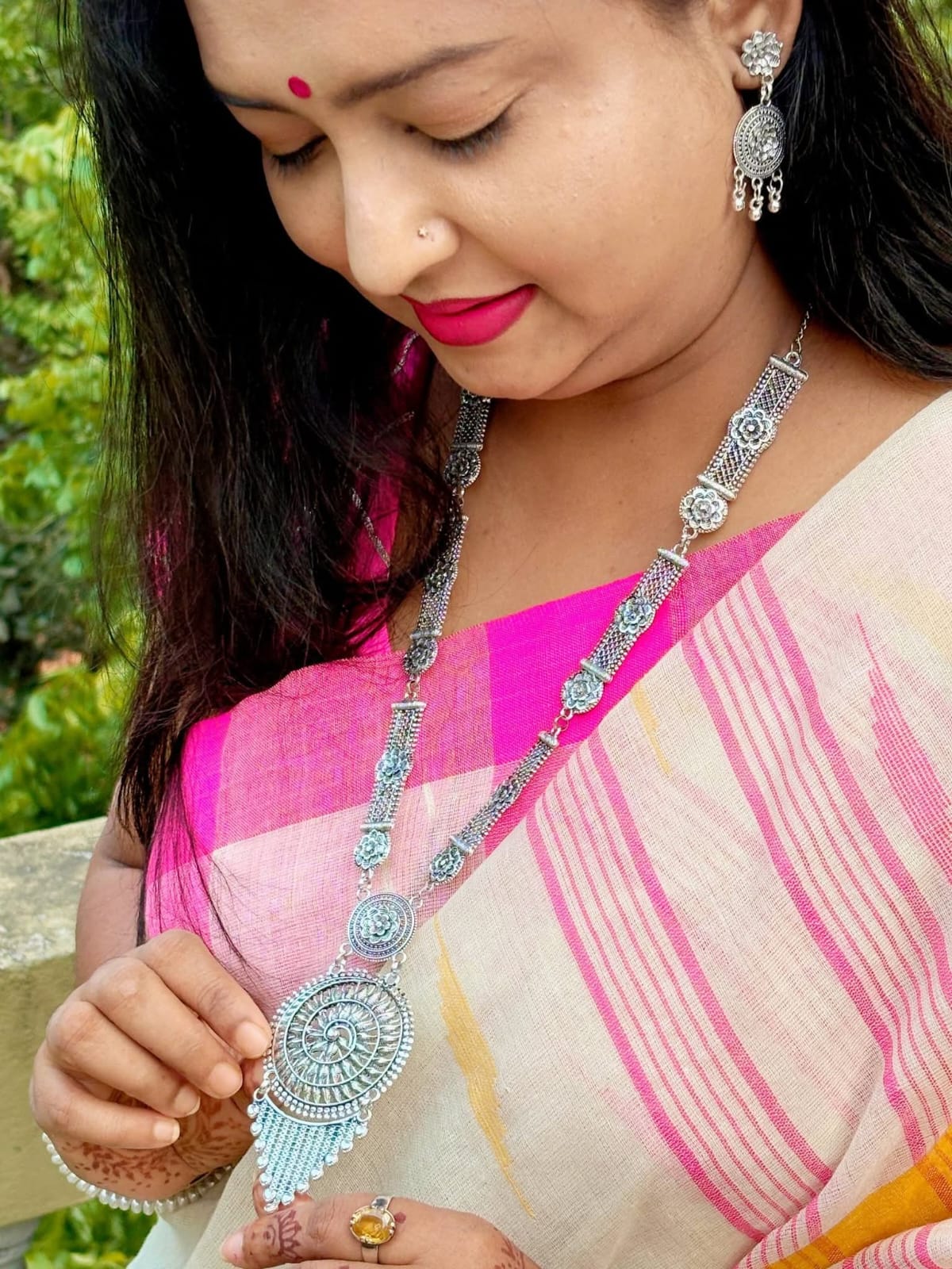 Elegant Indian Pearl Neckpiece