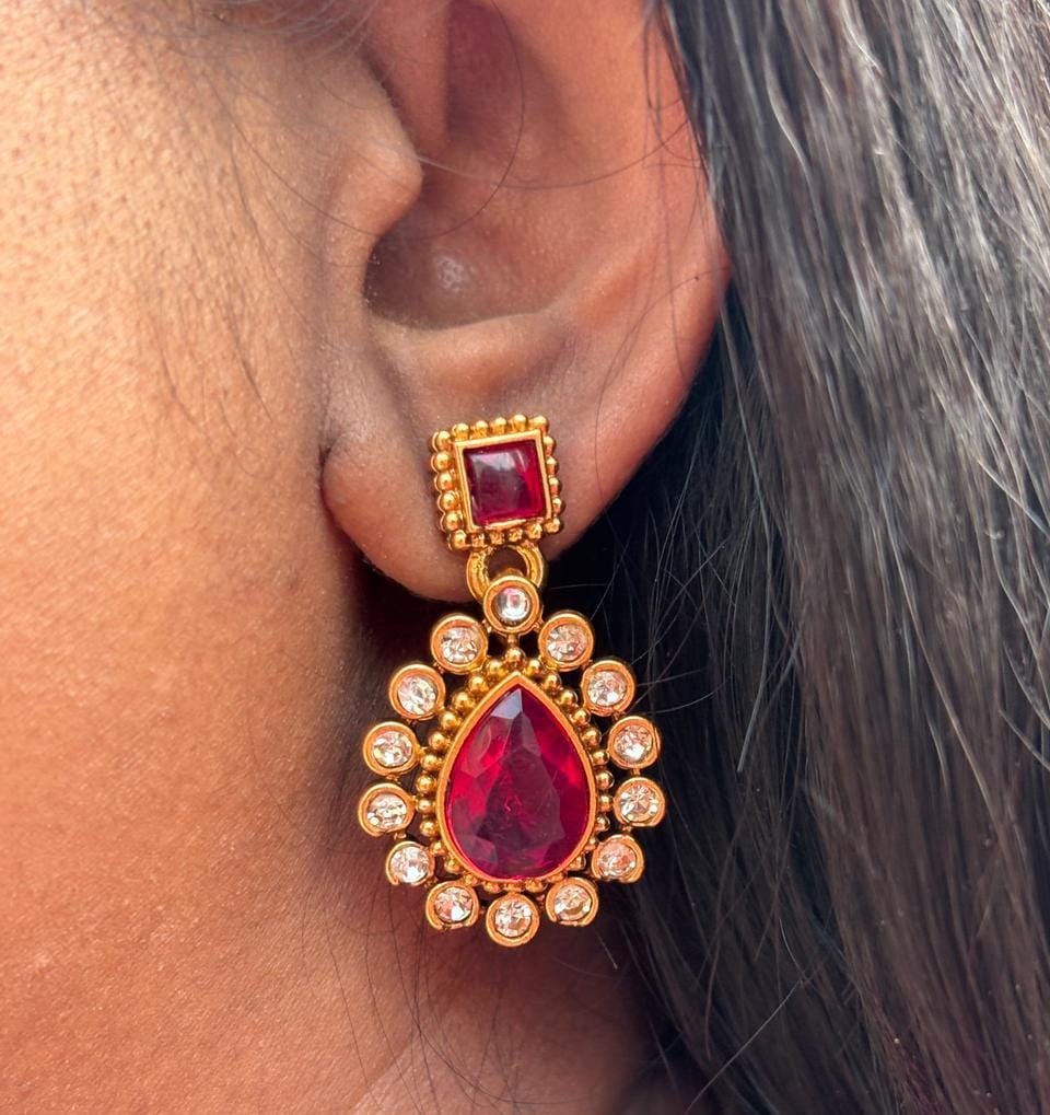 Premium South Indian Traditional Neckpiece Set with Earrings