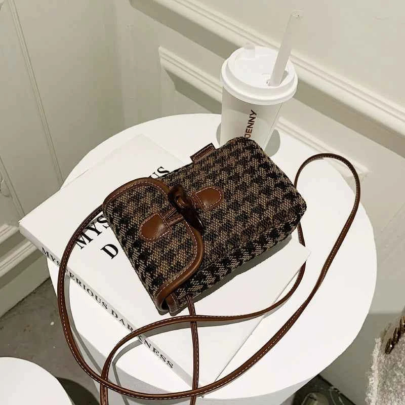 New fashion one-shoulder plaid mobile phone bag niche design messenger bag