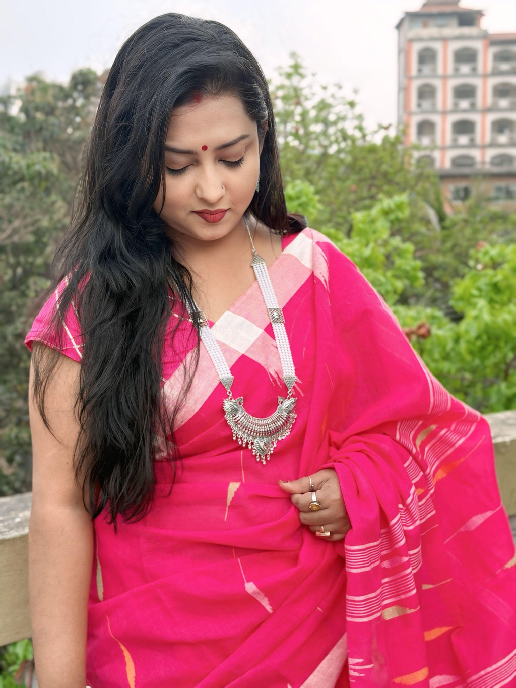 Elegant Indian Pearl Neckpiece