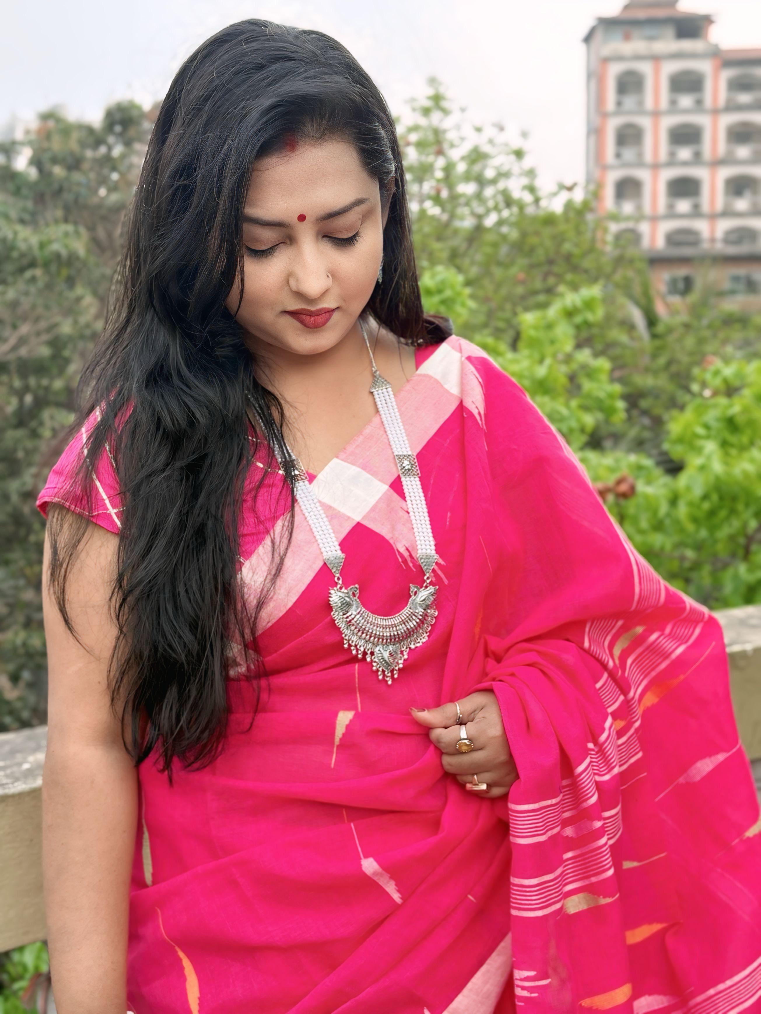 Elegant Indian Pearl Neckpiece