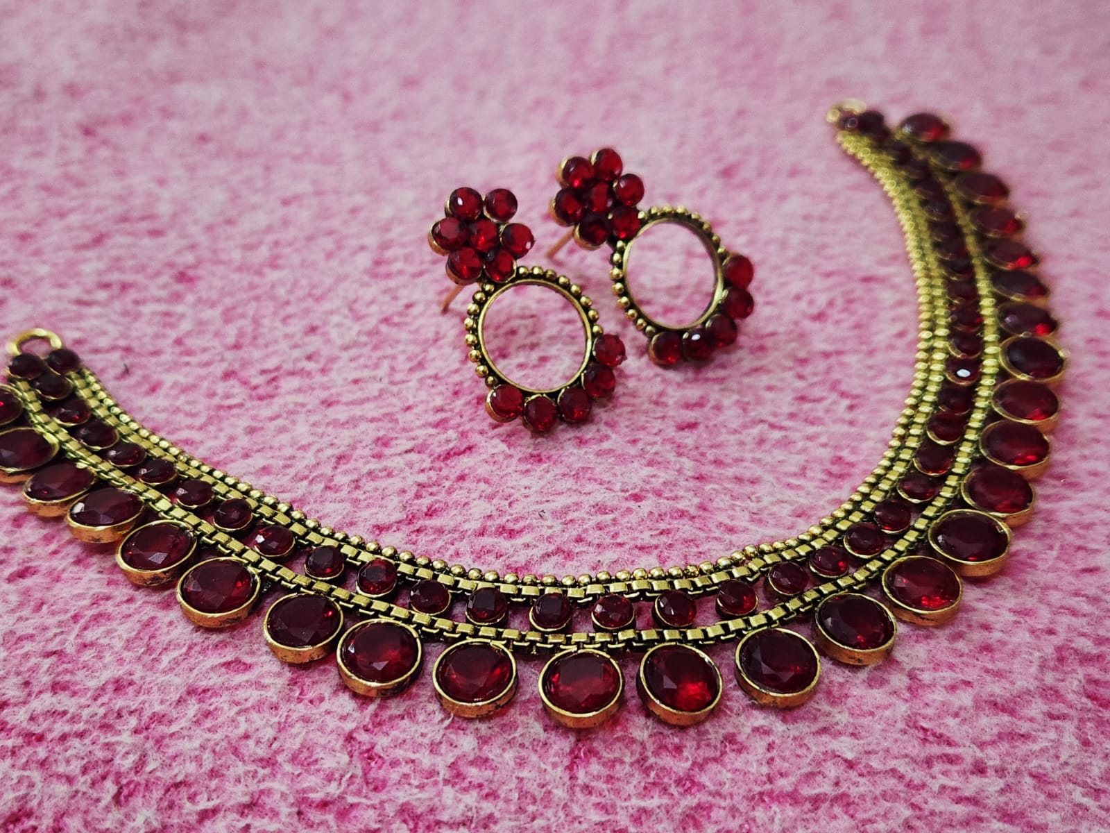 Maroon Stone Classic Necklace Set