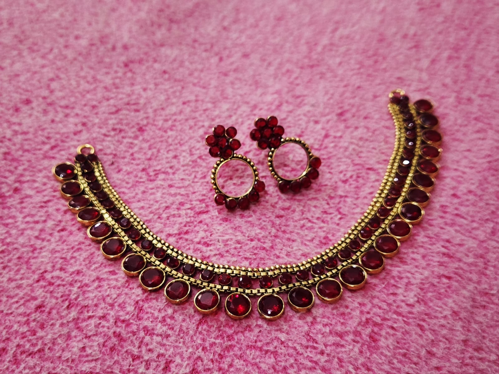 Maroon Stone Classic Necklace Set