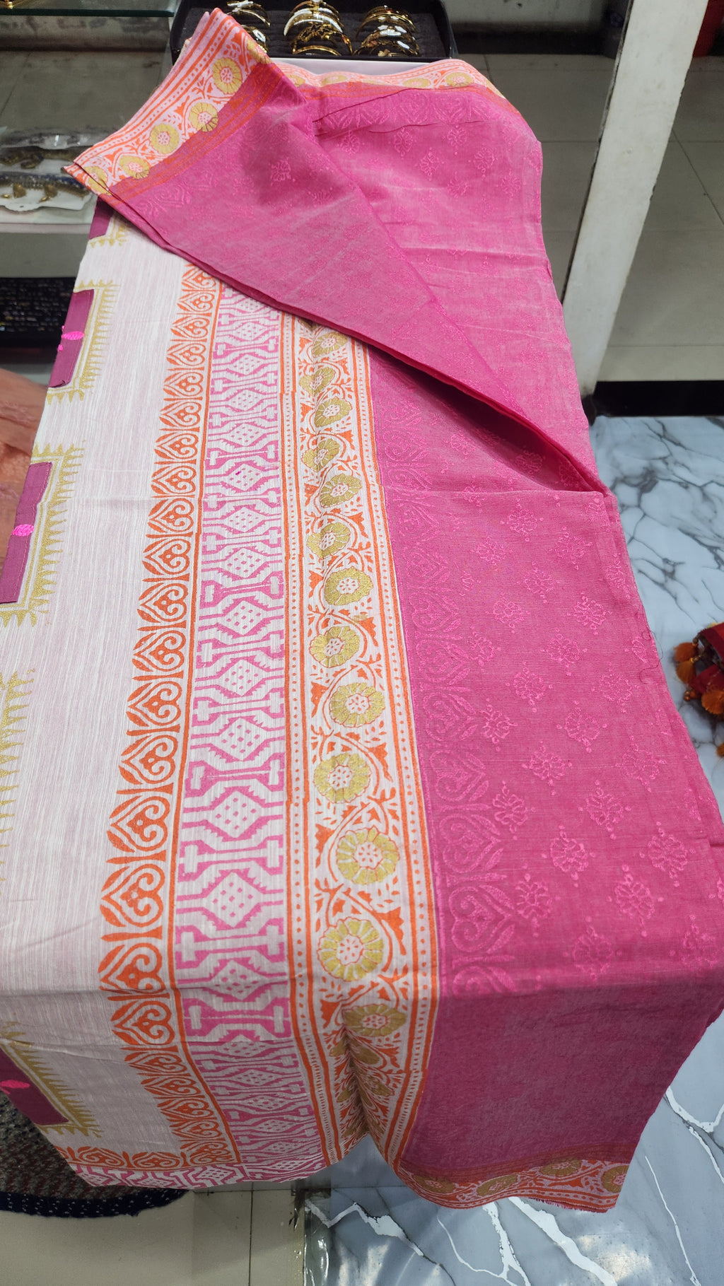 Block Boutique Saree with Blouse Piece